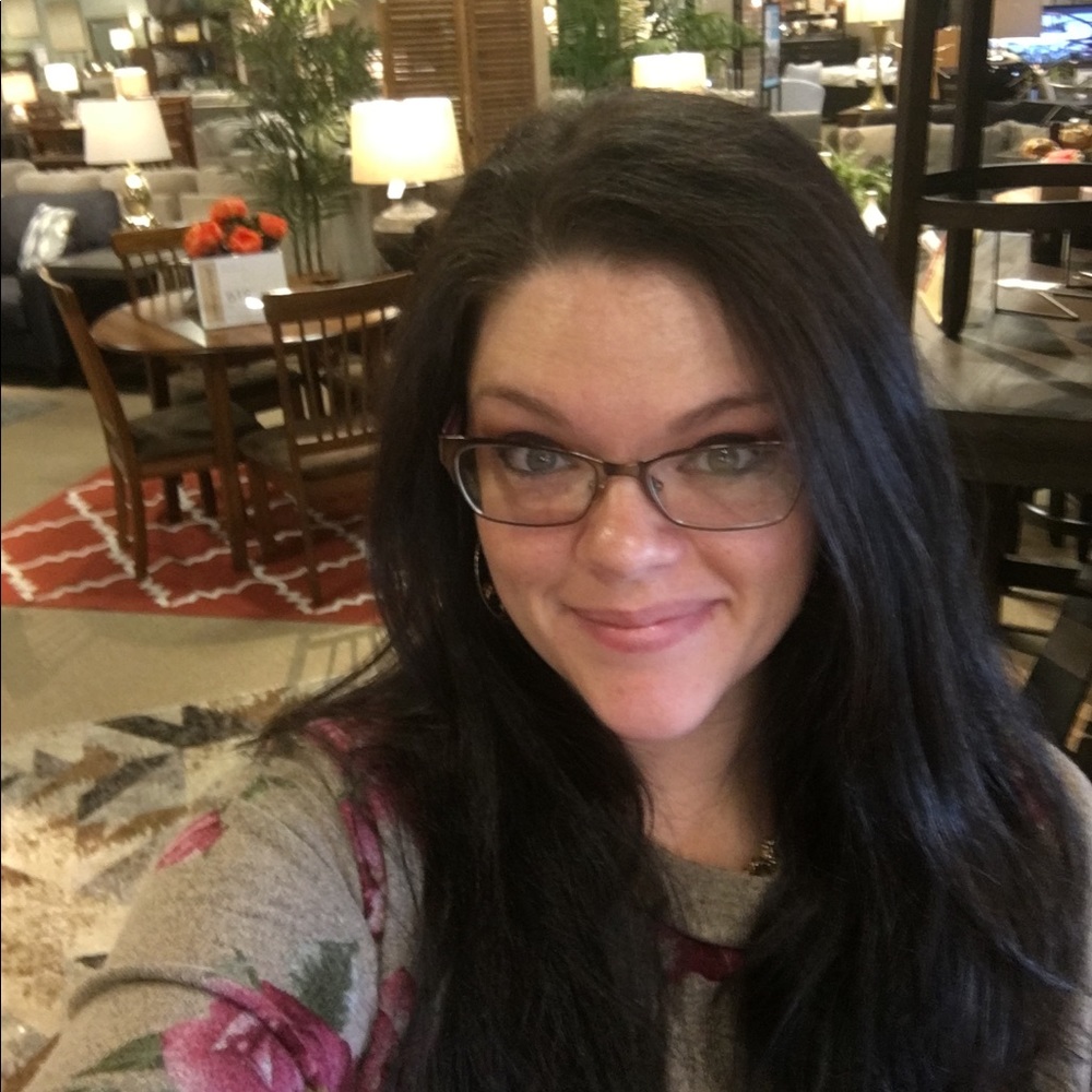 Meet your Posher, Kimberly